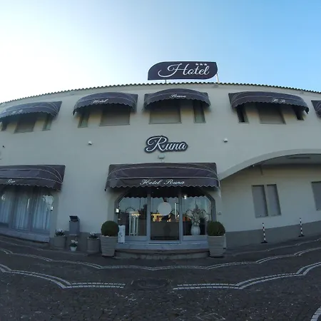 Hotel Runa